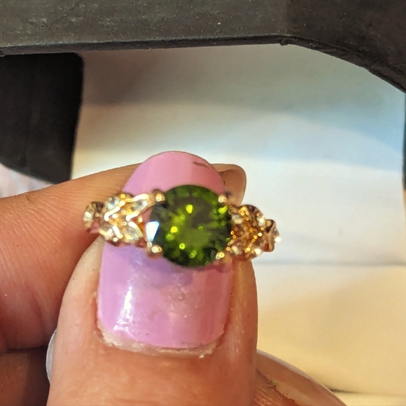 Nwt Emerald & Diamond Ring Size 5 💍 - Picture 9 of 12